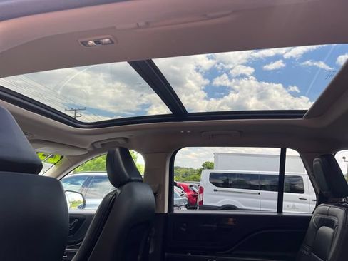 Used 2023 Lincoln Aviator Reserve w/ Elements Package Plus AWD/4WD image 13