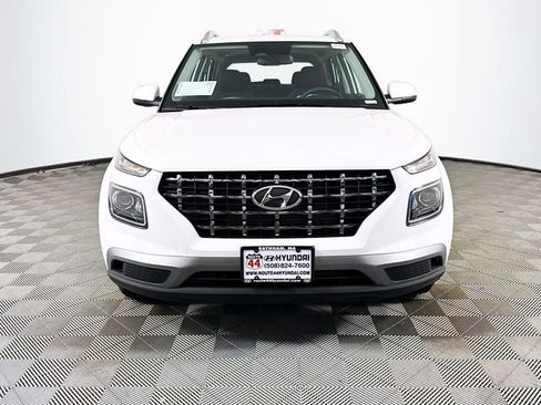New 2025 Hyundai Venue SEL FWD image 10
