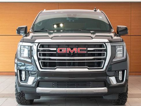 Used 2023 GMC Yukon SLT w/ SLT Luxury Package AWD/4WD image 2