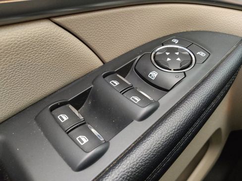 Used 2018 Ford Explorer XLT image 27