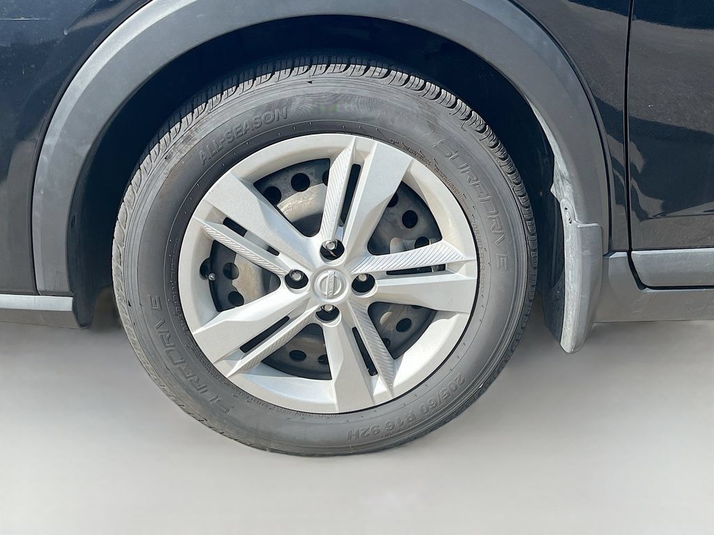 Used 2022 Nissan Kicks S FWD image 27