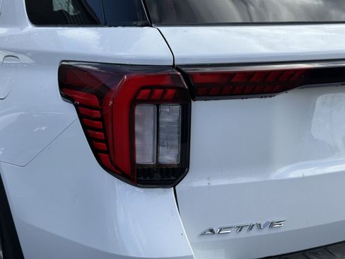 New 2026 Ford Explorer Active w/ Active Comfort Package RWD image 7
