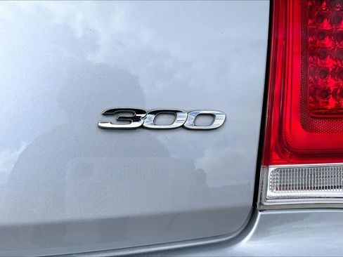 Used 2019 Chrysler 300 Touring L w/ Quick Order Package 22F image 30