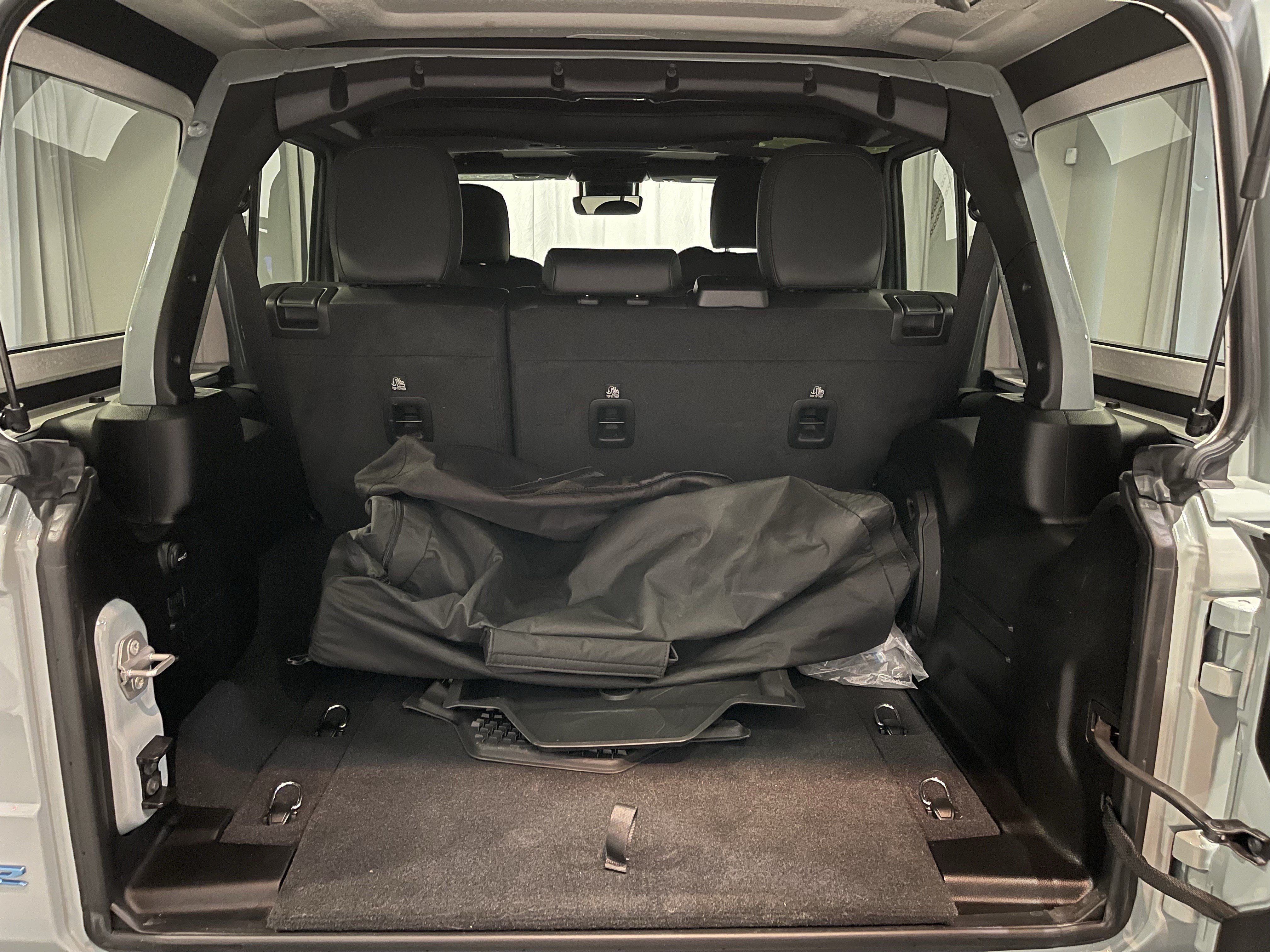 Used 2024 Jeep Wrangler Unlimited Rubicon 4xe AWD/4WD image 27