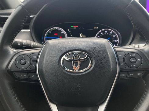 Used 2023 Toyota Venza XLE AWD/4WD image 16