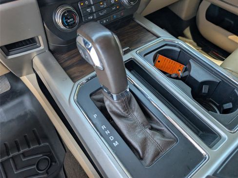 Used 2020 Ford F150 Lariat w/ Equipment Group 502A Luxury AWD/4WD image 18