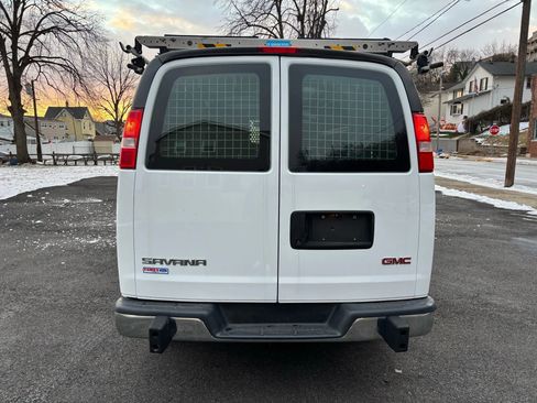 Used 2017 GMC Savana 2500 RWD image 5