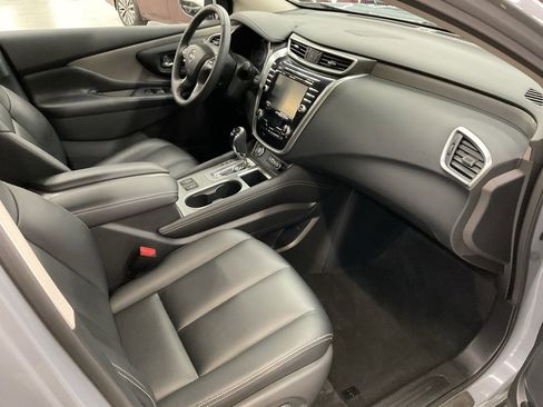 Used 2024 Nissan Murano SV w/ SV Midnight Edition Package image 17