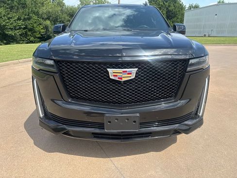 Used 2023 Cadillac Escalade ESV Sport w/ Touring Package AWD/4WD image 8