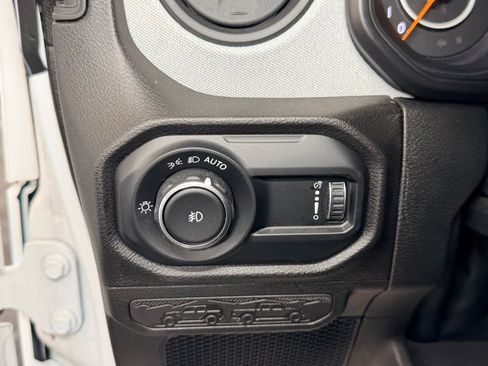 Used 2024 Jeep Wrangler Unlimited Sport AWD/4WD image 17