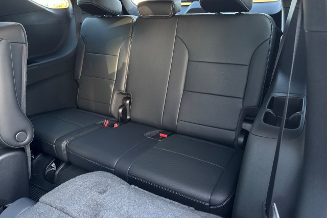 New 2027 Chevrolet Traverse LT w/ Driver Confidence Package FWD image 23