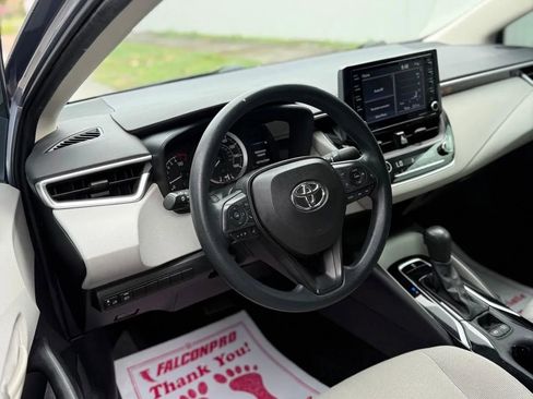 Used 2022 Toyota Corolla LE image 12