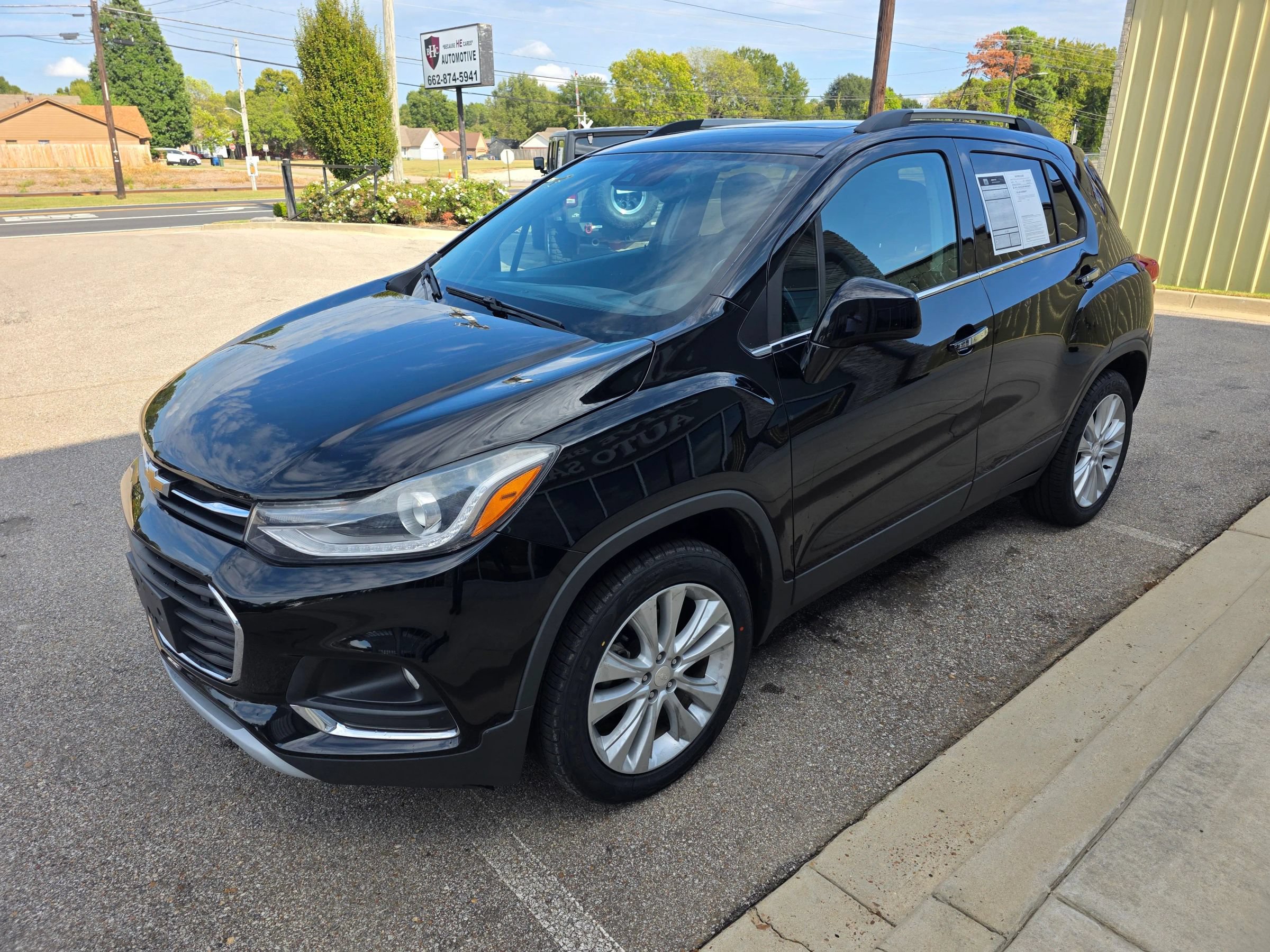 Used 2018 Chevrolet Trax Premier w/ LPO, Cargo Package AWD/4WD image 4