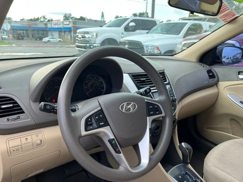 Used 2013 Hyundai Accent GLS w/ Premium Pkg FWD image 10