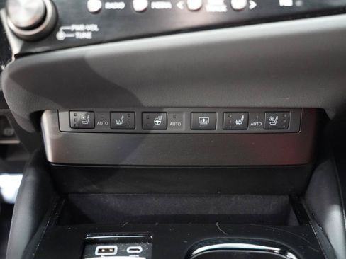 Used 2024 Lexus ES 300h F Sport w/ Accessory Package (Z2) FWD image 23