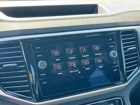 Used 2023 Volkswagen Atlas Cross Sport SE w/ Panoramic Sunroof Package image 14