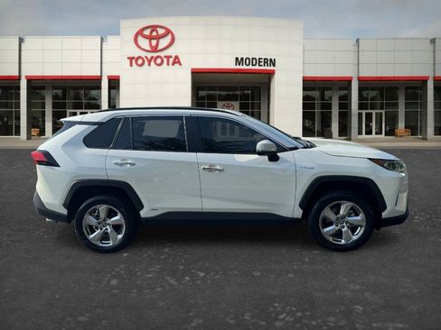 Certified 2020 Toyota RAV4 Limited AWD/4WD image 4