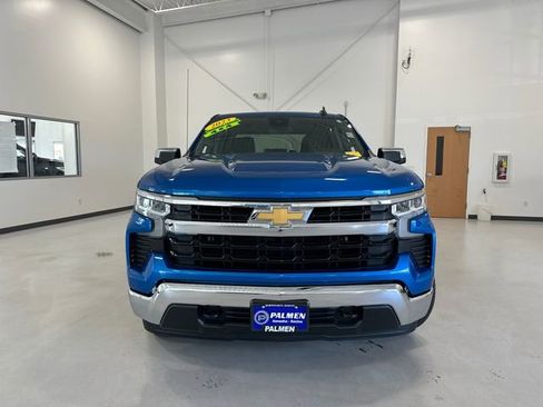 Used 2023 Chevrolet Silverado 1500 LT AWD/4WD image 3