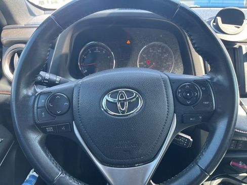 Used 2018 Toyota RAV4 SE w/ Power Extra Value Package FWD image 20