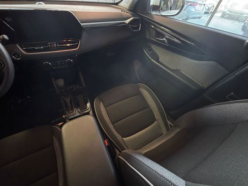 Used 2025 Chevrolet TrailBlazer LT w/ Driver Confidence Package image 33