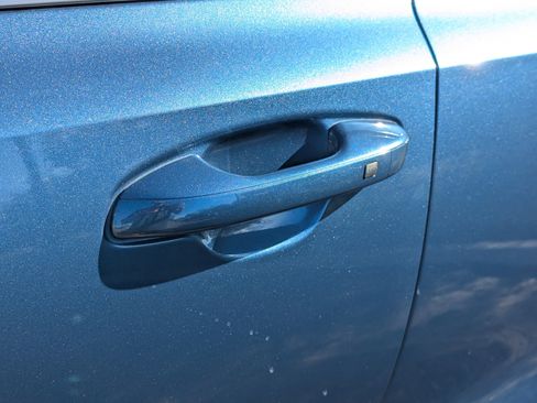 Certified 2025 Kia Sorento EX image 9