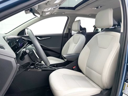 Certified 2025 Kia Niro EX Touring FWD image 21