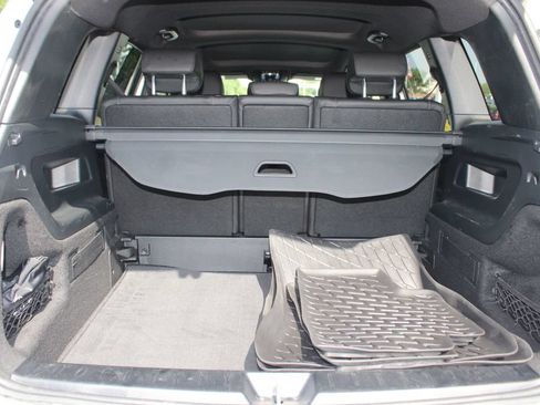 Used 2023 Mercedes-Benz GLB 250 4MATIC image 32