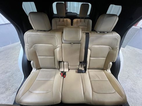 Used 2016 Ford Explorer Limited image 33