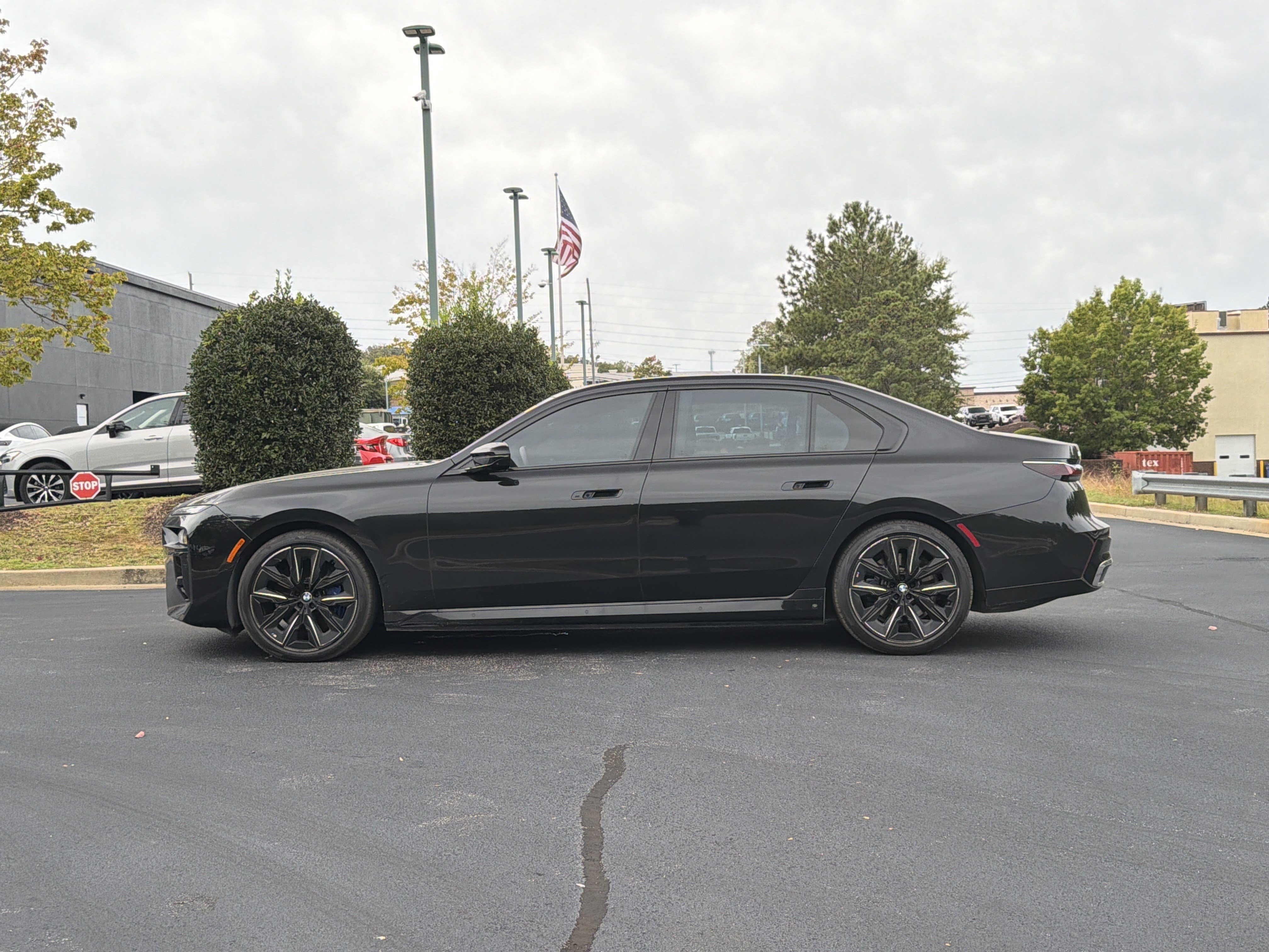 Used 2024 BMW i7 M70 AWD/4WD image 11