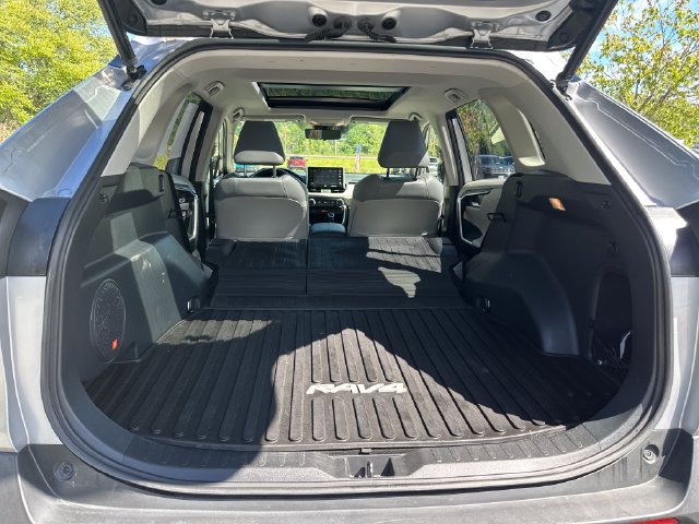Used 2021 Toyota RAV4 Limited AWD/4WD image 23
