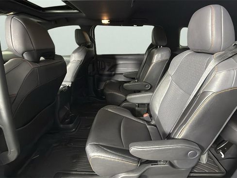 Used 2024 Toyota Sienna XSE image 27