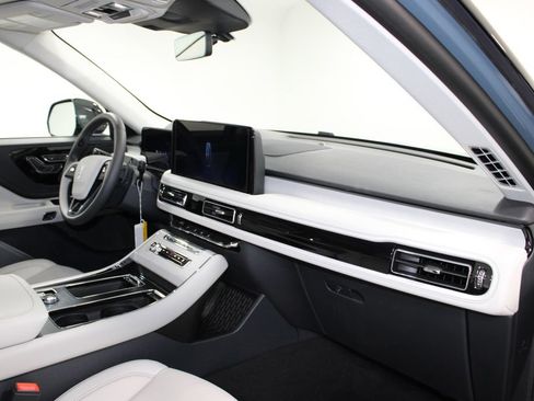 New 2026 Lincoln Aviator Reserve w/ Illumination Package RWD image 22