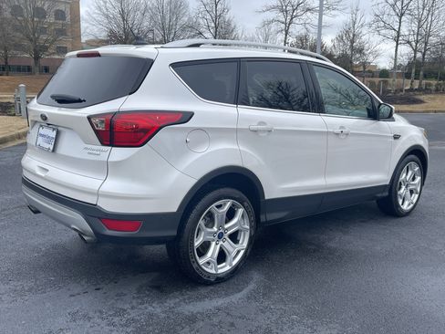Used 2019 Ford Escape Titanium image 9