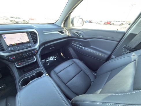 Used 2023 GMC Acadia SLT w/ Elevation Edition image 32