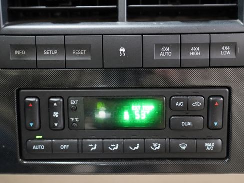 Used 2009 Ford Explorer Sport Trac Limited image 23