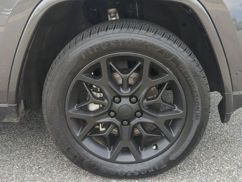 Used 2020 Jeep Grand Cherokee Overland AWD/4WD image 10
