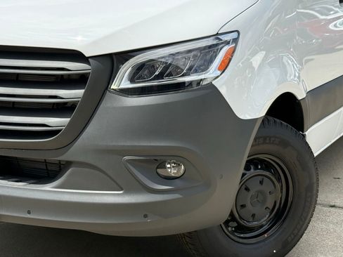New 2025 Mercedes-Benz Sprinter 2500 image 3