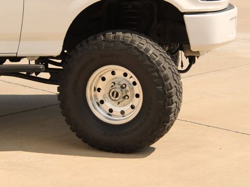 Used 1993 Ford Bronco XLT AWD/4WD image 35