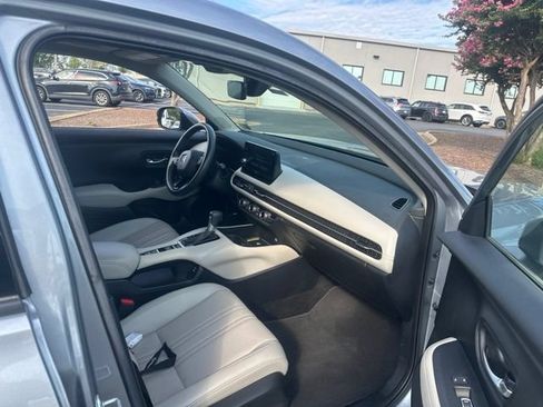 Used 2024 Honda HR-V EX-L image 11