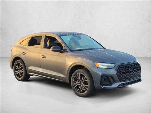 Used 2023 Audi SQ5 Prestige w/ Prestige Package AWD/4WD image 3