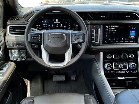 Used 2023 GMC Yukon Denali AWD/4WD image 5