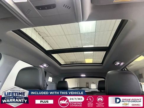 Used 2024 GMC Terrain SLT w/ Tech Package image 22