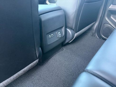 Used 2024 Nissan Frontier SL w/ Technology Package image 25