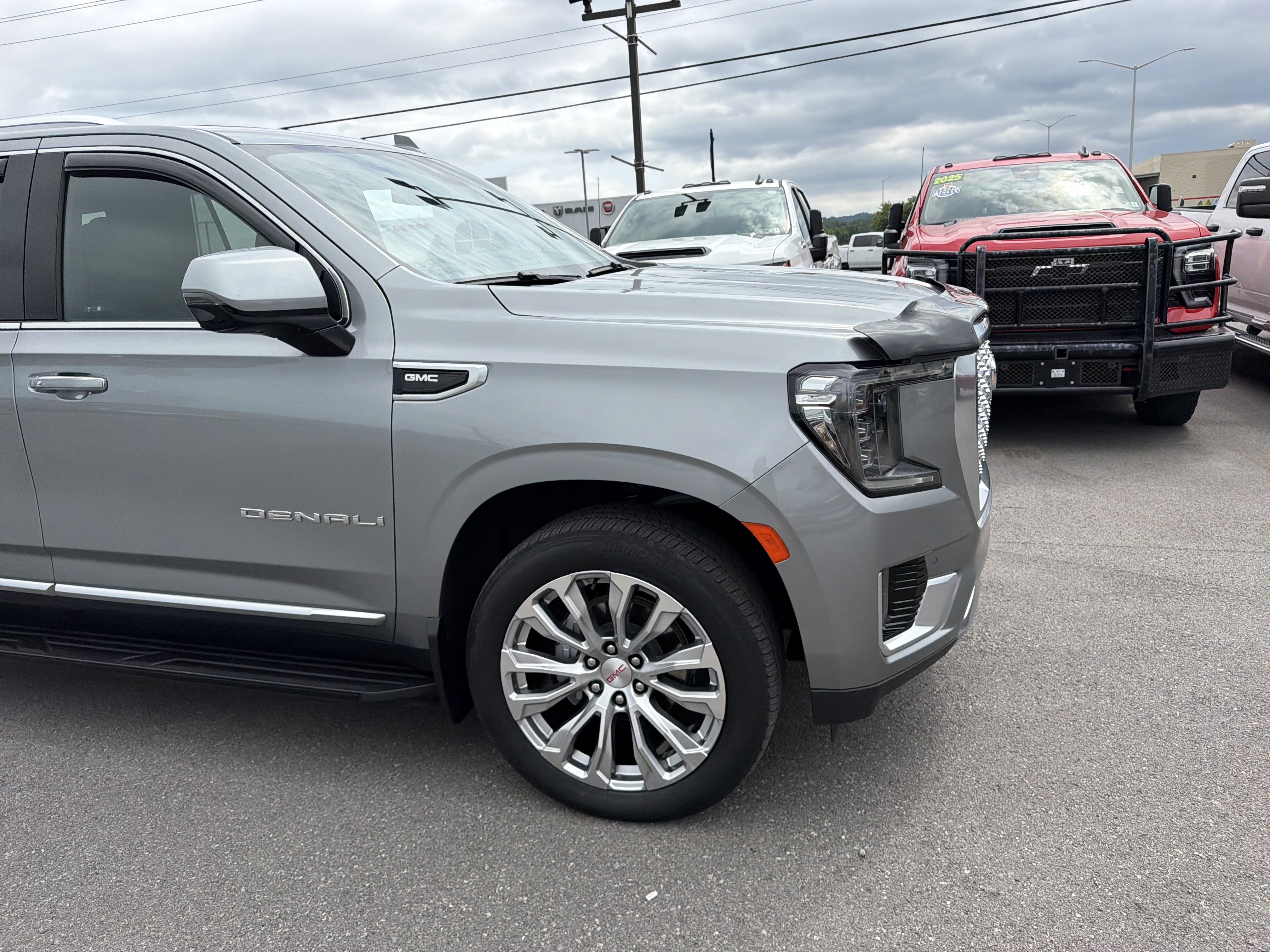 Used 2024 GMC Yukon Denali w/ Max Trailering Package AWD/4WD image 4