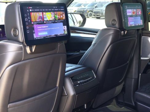 Certified 2025 Cadillac Escalade Sport Platinum AWD/4WD image 20