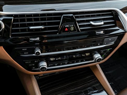 Used 2018 BMW 540i xDrive image 26