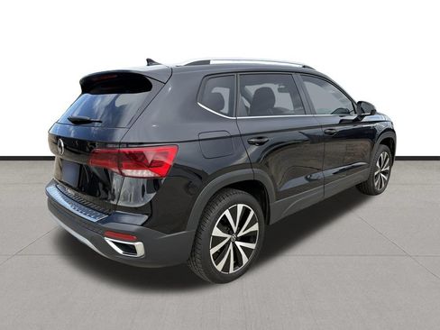 Used 2024 Volkswagen Taos SE FWD image 5