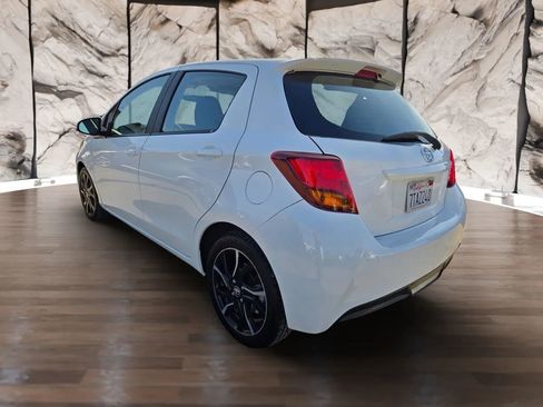 Used 2016 Toyota Yaris SE FWD image 6