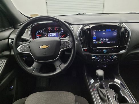 Used 2023 Chevrolet Traverse LT image 22