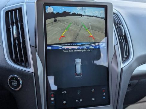 Used 2021 Ford Edge SE FWD image 15